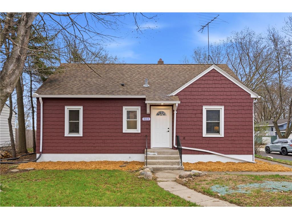 300 Grove Avenue N Silver Lake MN 55381 7057972 image1