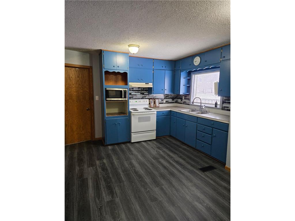 300 Highway 7 SE Clara City MN 56222 7006149 image8