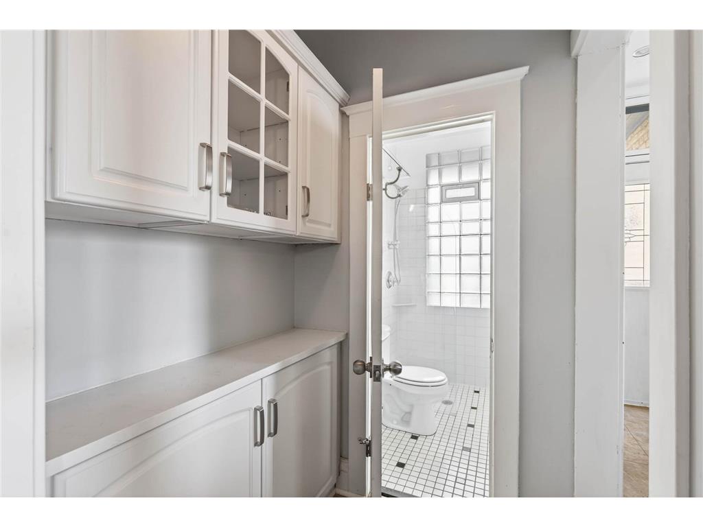 300 Marshall Avenue #6 Saint Paul MN 55102 7023807 image17