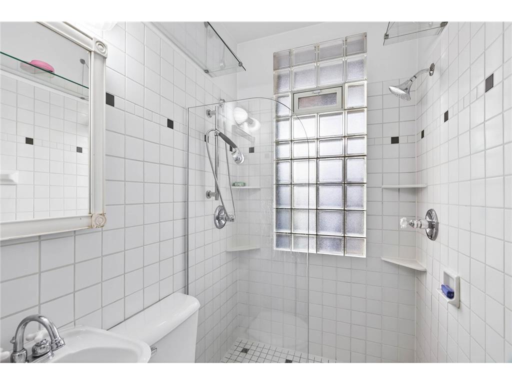 300 Marshall Avenue #6 Saint Paul MN 55102 7023807 image18