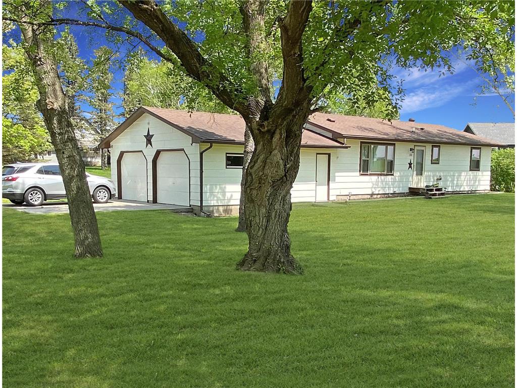 300 N Foss Street Underwood MN 56586 6412643 image1