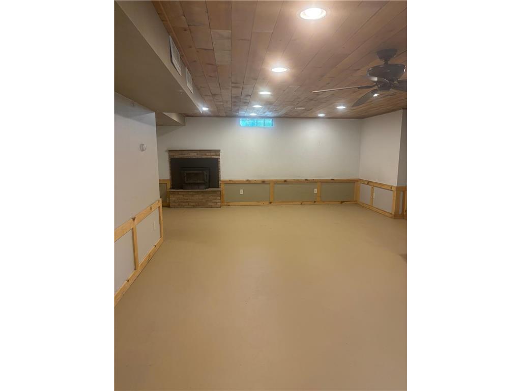 300 N Lincoln Street Redwood Falls MN 56283 6766775 image24