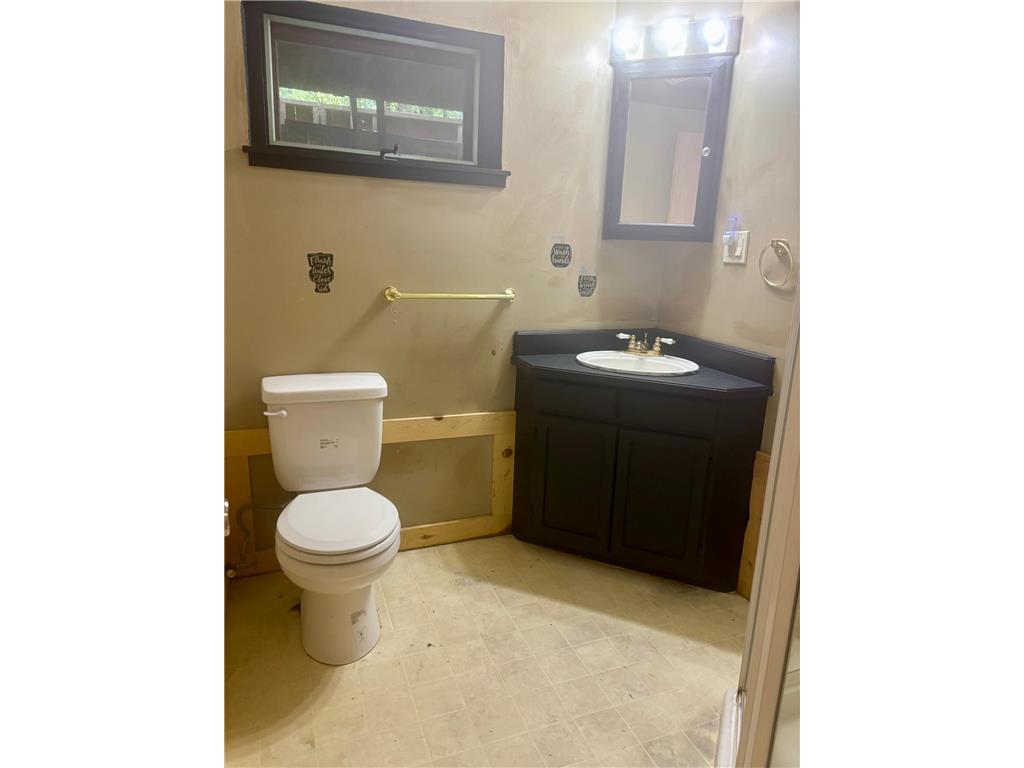 300 N Lincoln Street Redwood Falls MN 56283 6766775 image28