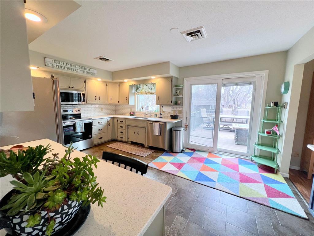 300 N Shore Drive Detroit Lakes MN 56501 6692371 image1