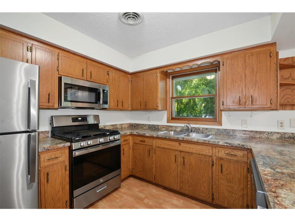 300 Quaker Lane N Plymouth MN 55441 7091645 image9