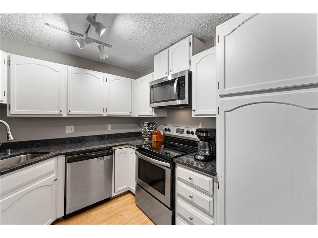300 Shelard Parkway #209 Saint Louis Park MN 55426 7069098 image9