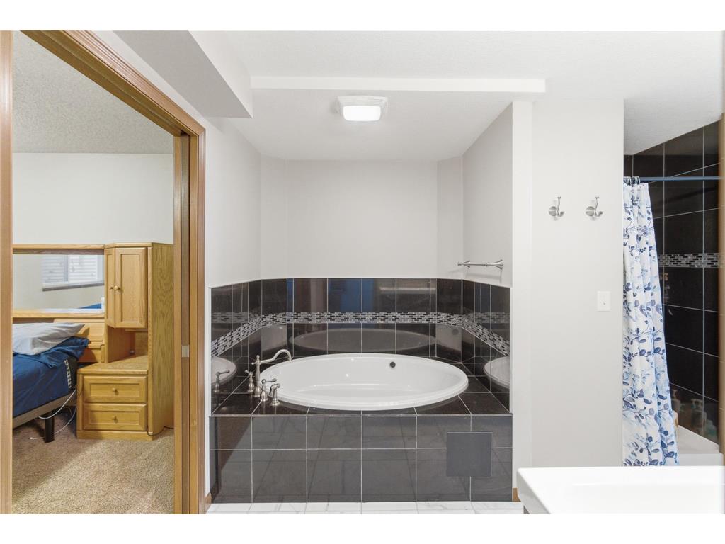300 Tanager Road Mankato MN 56001 7086654 image30