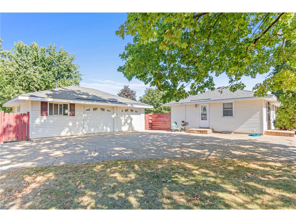 300 W 104th Street Bloomington MN 55420 6605692 image1