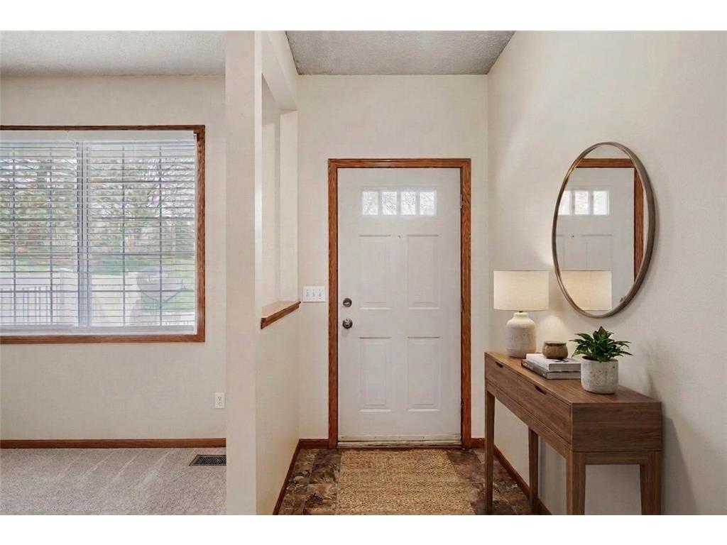 3001 Juniper Lane #J Woodbury MN 55125 7056269 image4