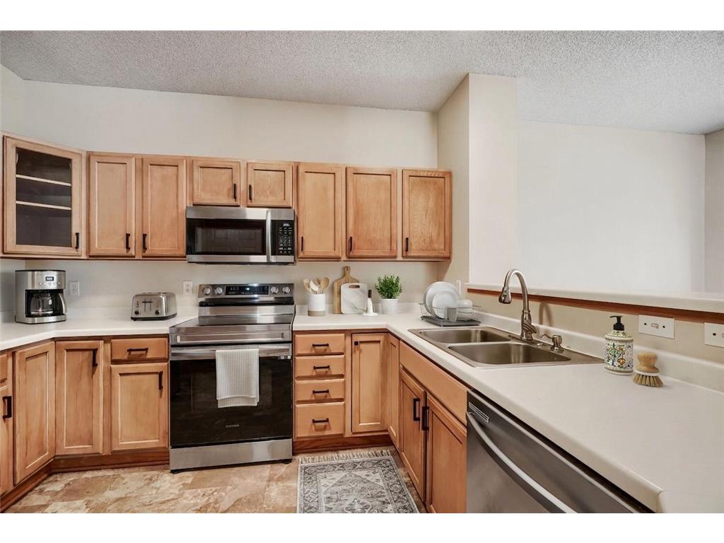 3001 Juniper Lane #J Woodbury MN 55125 7056269 image6