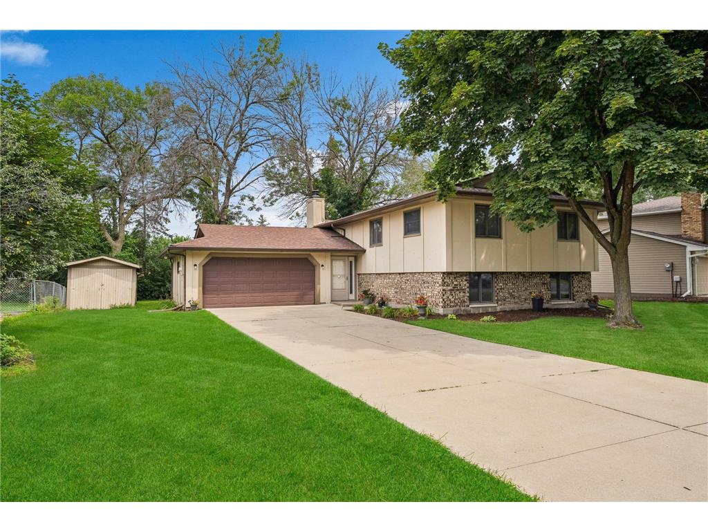 3002 82nd Circle N Brooklyn Park MN 55444 6570757 image1