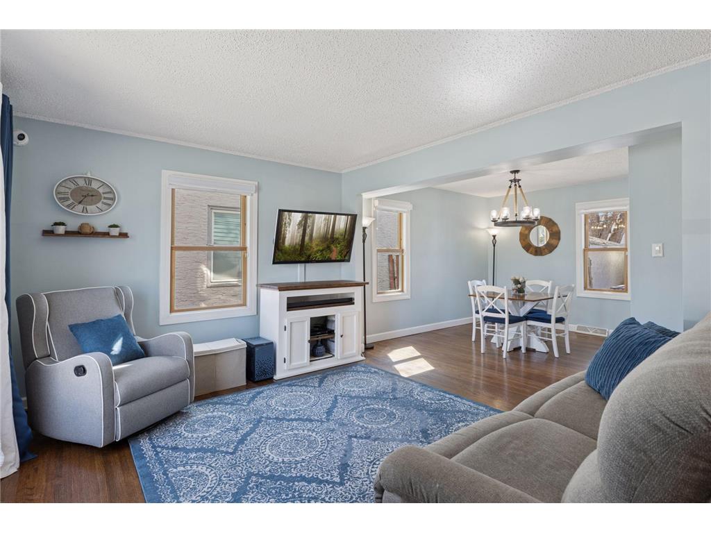 3005 Chowen Avenue N Robbinsdale MN 55422 6643279 image1