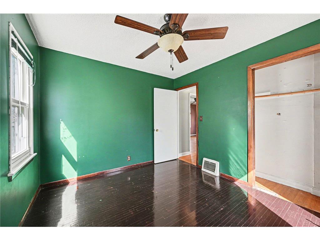 3008 Chowen Avenue N Robbinsdale MN 55422 7054971 image16