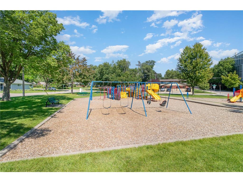 3008 Chowen Avenue N Robbinsdale MN 55422 7054971 image25