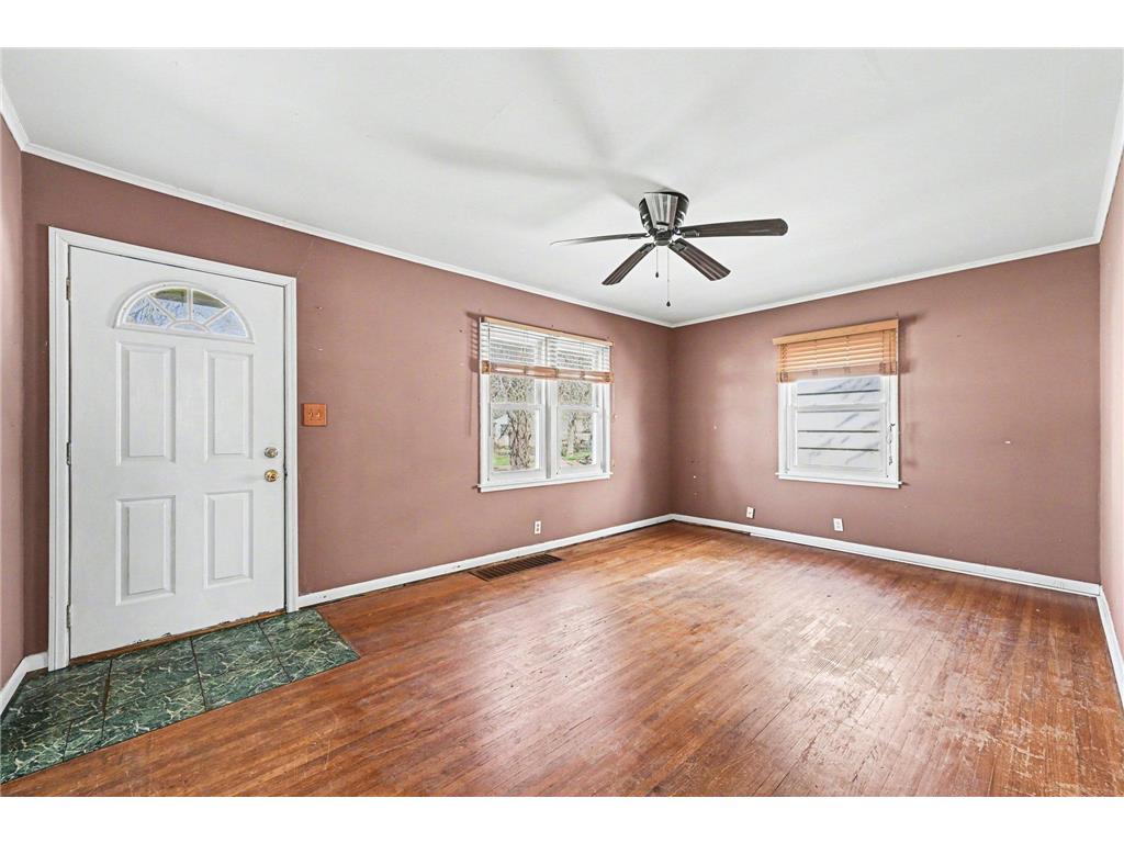 3008 Chowen Avenue N Robbinsdale MN 55422 7054971 image3