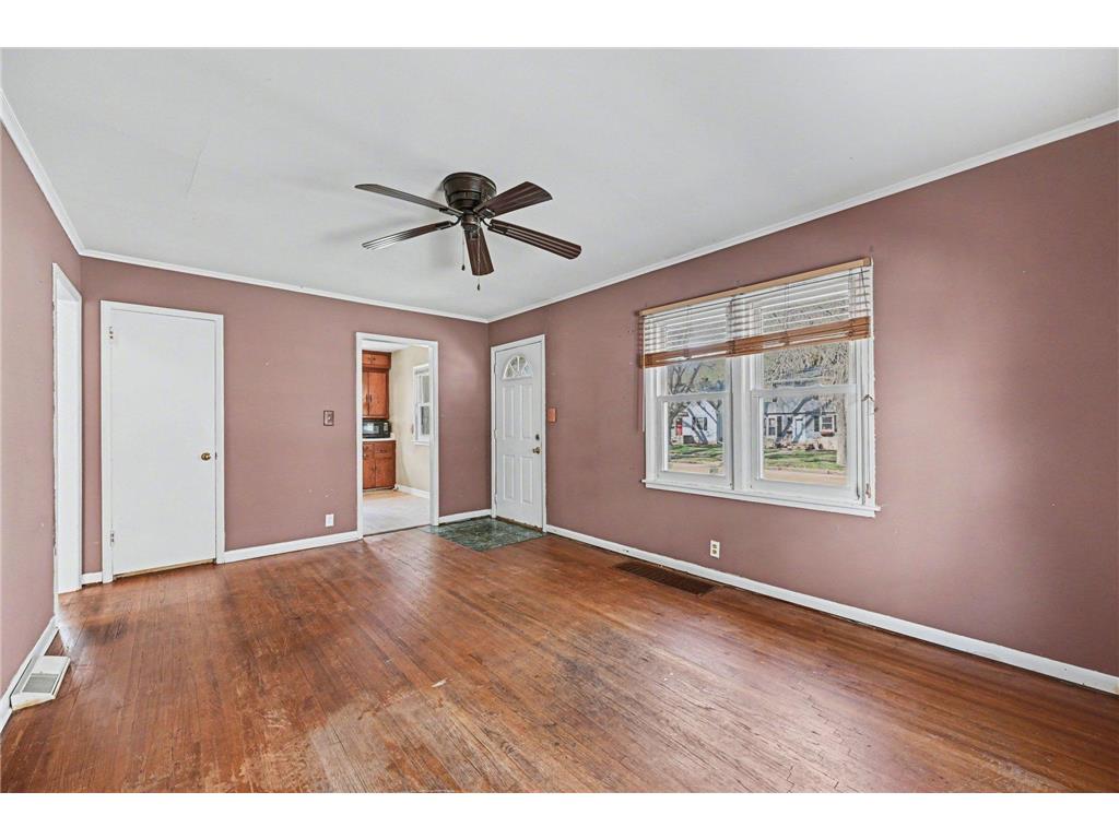 3008 Chowen Avenue N Robbinsdale MN 55422 7054971 image4