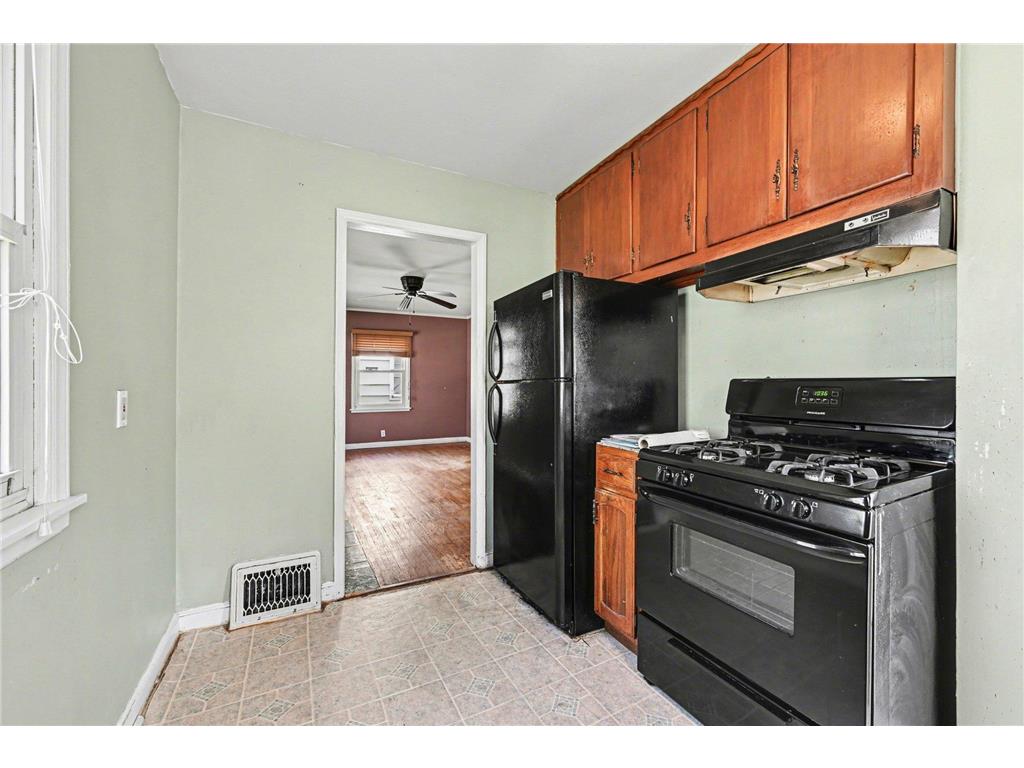 3008 Chowen Avenue N Robbinsdale MN 55422 7054971 image9
