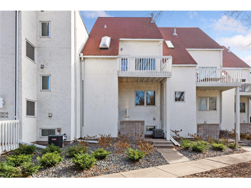 3008 Lake Shore Drive Minneapolis MN 55416 6481681 image1