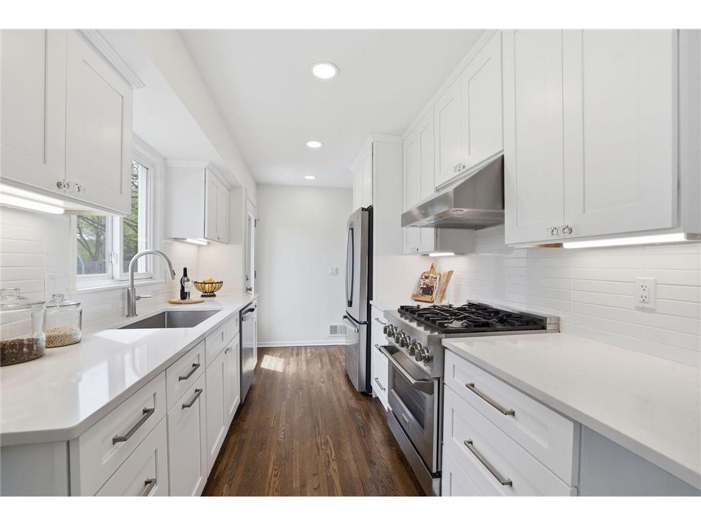 3009 W 100th Street Bloomington MN 55431 7074239 image13