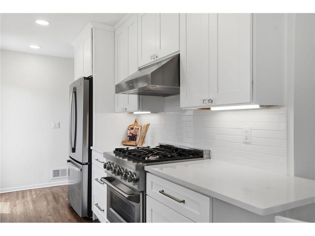 3009 W 100th Street Bloomington MN 55431 7074239 image14