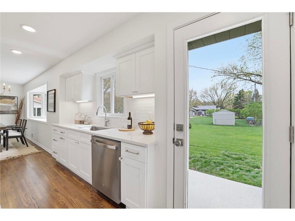 3009 W 100th Street Bloomington MN 55431 7074239 image17