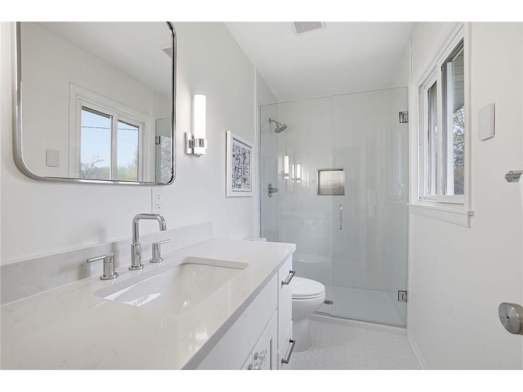 3009 W 100th Street Bloomington MN 55431 7074239 image20
