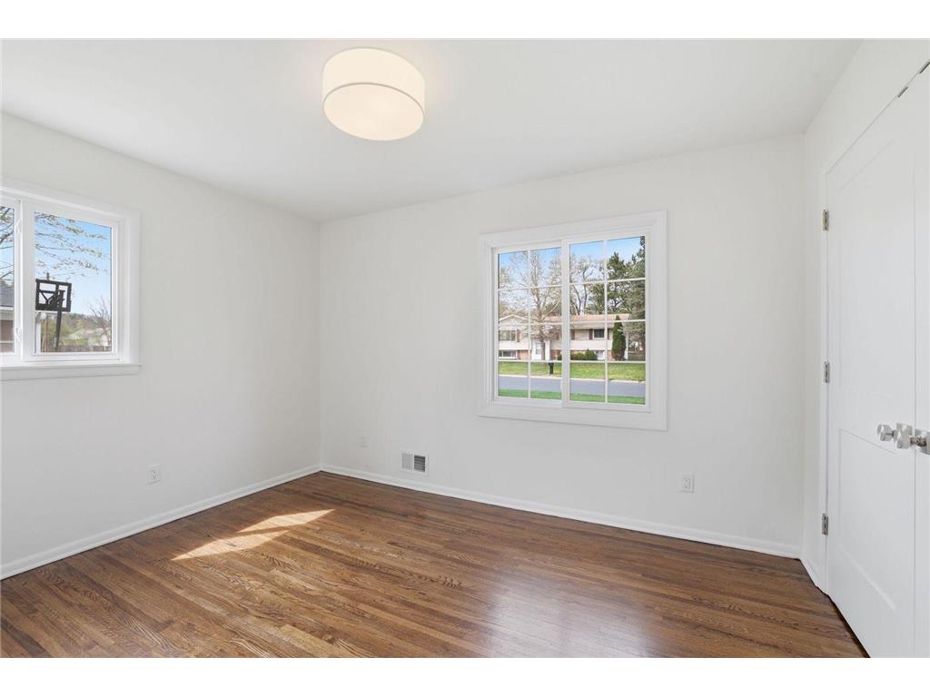 3009 W 100th Street Bloomington MN 55431 7074239 image22