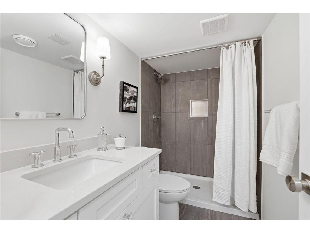 3009 W 100th Street Bloomington MN 55431 7074239 image31