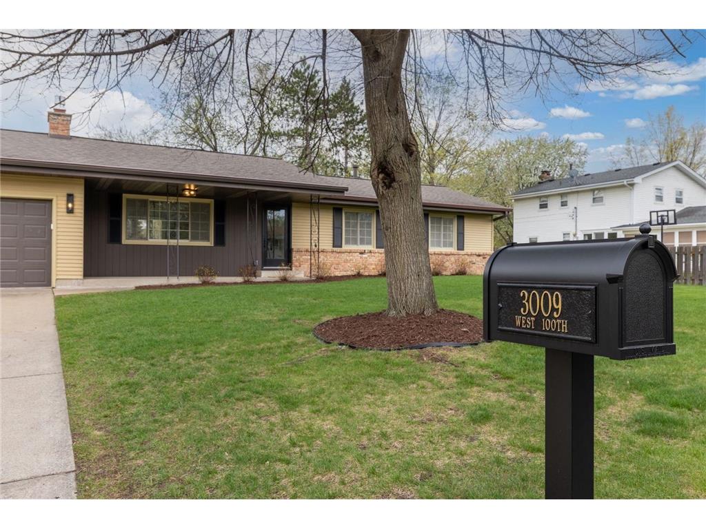 3009 W 100th Street Bloomington MN 55431 7074239 image40