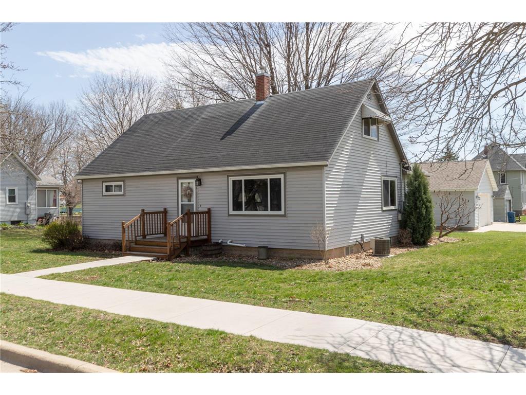 301 1st Street SE Hayfield MN 55940 6519891 image1