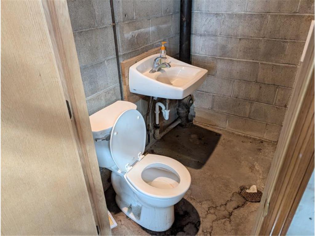 301 2nd Street NW Wells MN 56097 7095582 image14