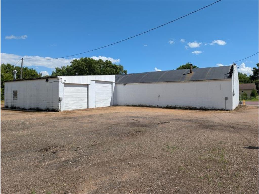 301 2nd Street NW Wells MN 56097 7095582 image3