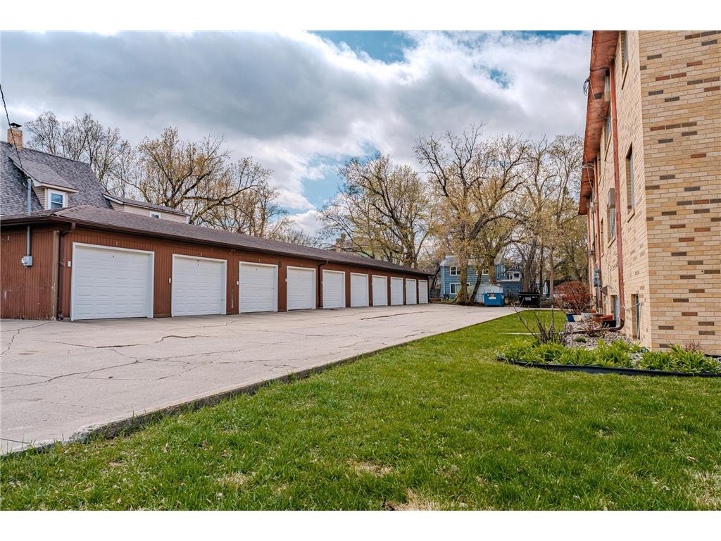 301 6th Street S Moorhead MN 56560 7067754 image6