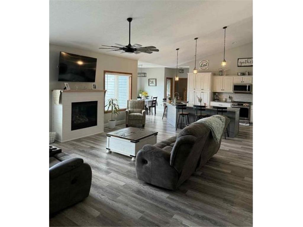 301 7th Street NW New Richland MN 56072 7034316 image12