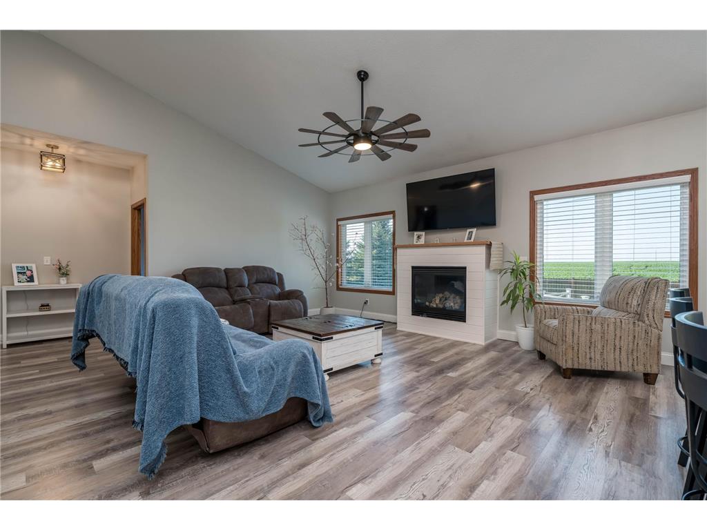 301 7th Street NW New Richland MN 56072 7111265 image4