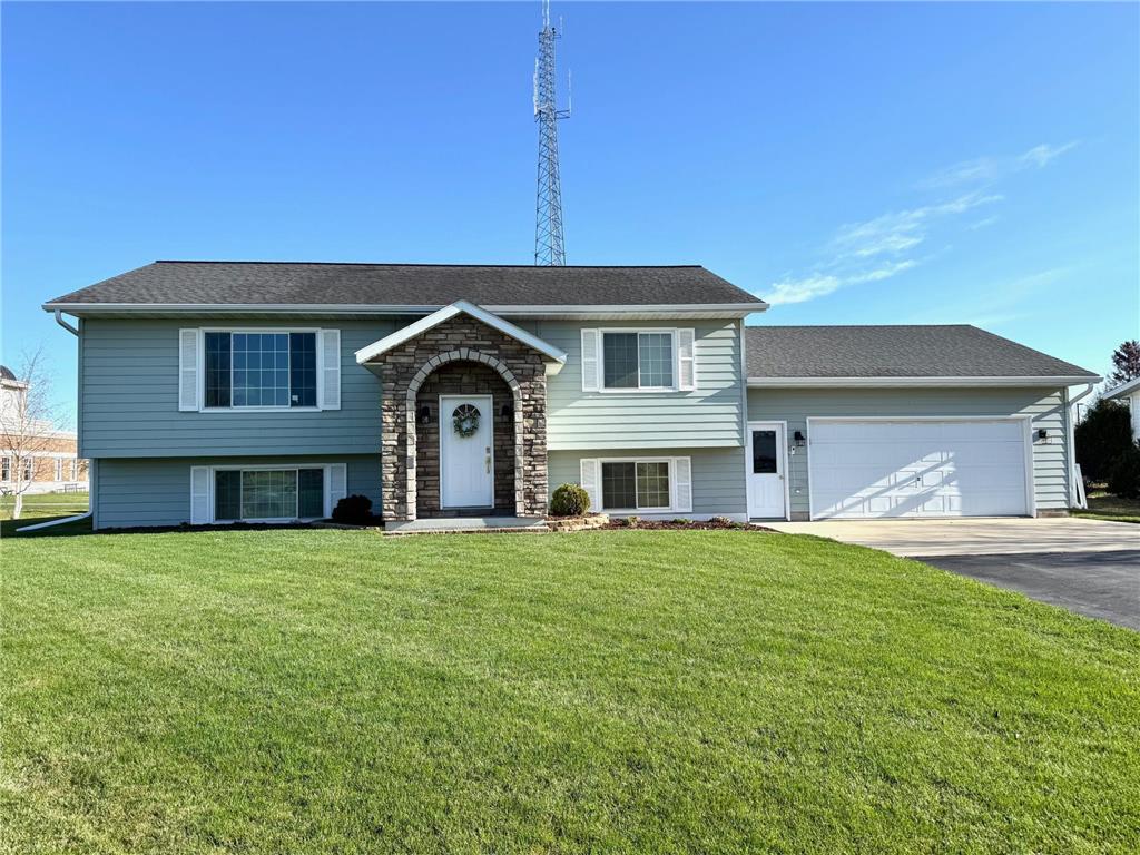 301 7th Street SW Roseau MN 56751 6711731 image1