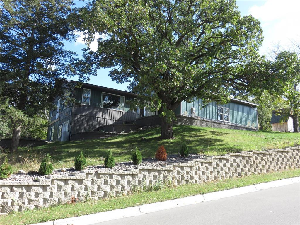 301 Central Avenue E New London MN 56273 6447578 image1