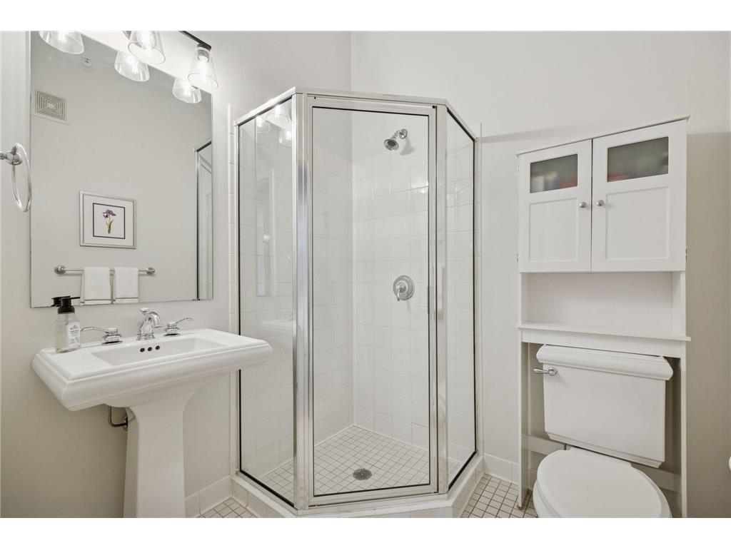 301 Clifton Avenue #3D Minneapolis MN 55403 7059677 image21