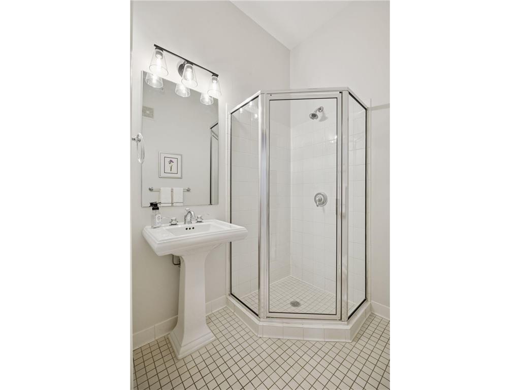 301 Clifton Avenue #3D Minneapolis MN 55403 7059677 image22