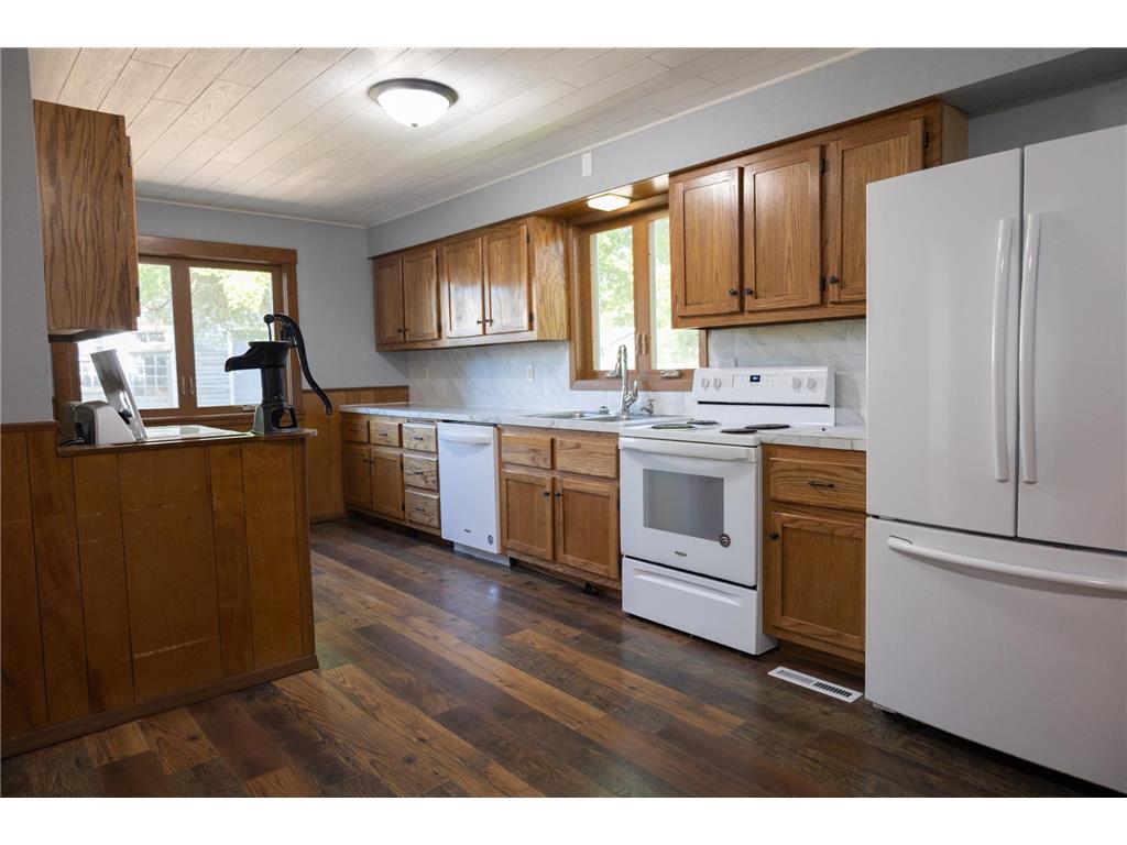 301 Connecticut Avenue Adrian MN 56110 7096167 image31