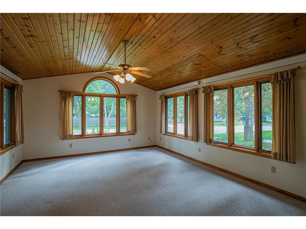 301 E Depue Avenue Olivia MN 56277 7039841 image11