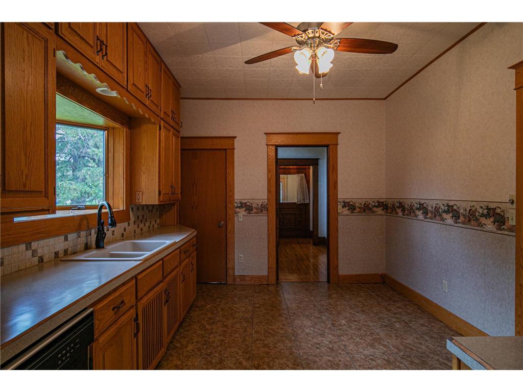 301 E Depue Avenue Olivia MN 56277 7039841 image15