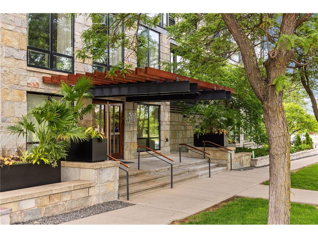 301 Kenwood Parkway #302 Minneapolis MN 55403 7076307 image61