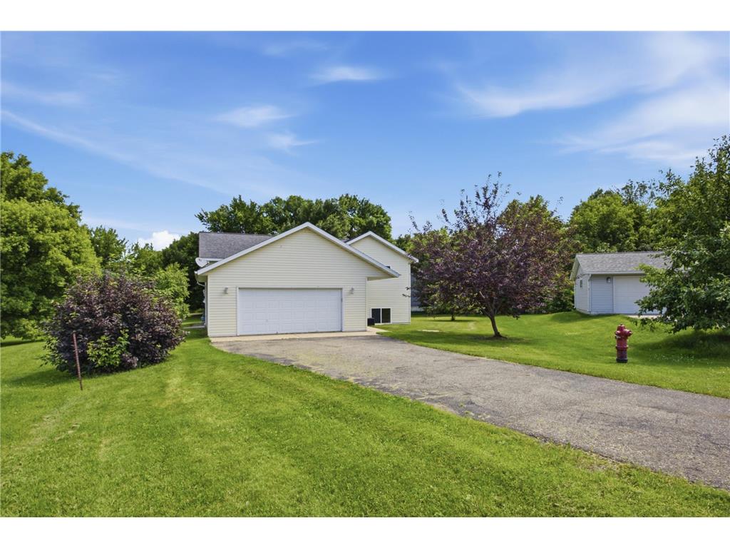 301 Lakeview Drive Lake Park MN 56554 7102307 image2