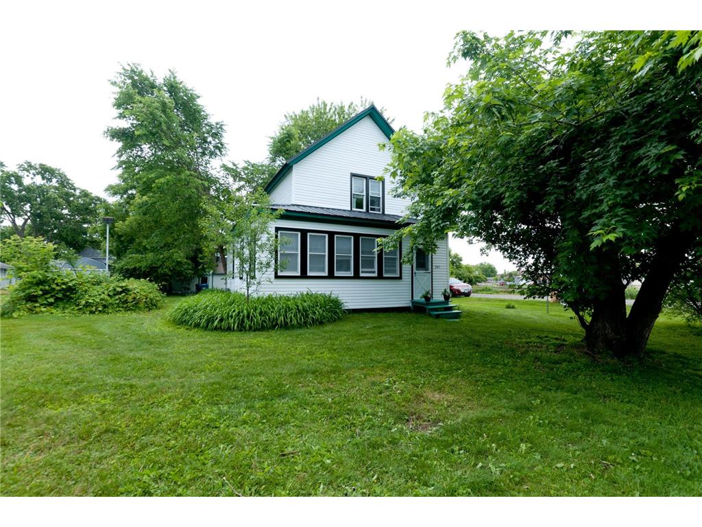 301 N 10th Street Cameron WI 54822 7098930 image1