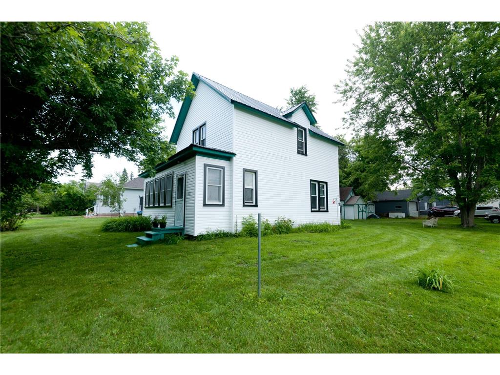 301 N 10th Street Cameron WI 54822 7098930 image4