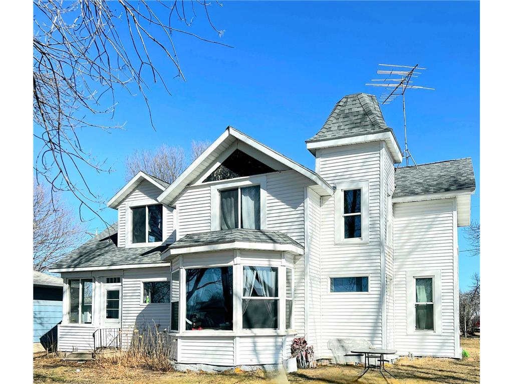 301 N Carver Street Winthrop MN 55396 6502977 image1