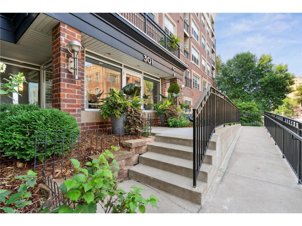 301 Oak Grove Street #210 Minneapolis MN 55403 6562723 image1