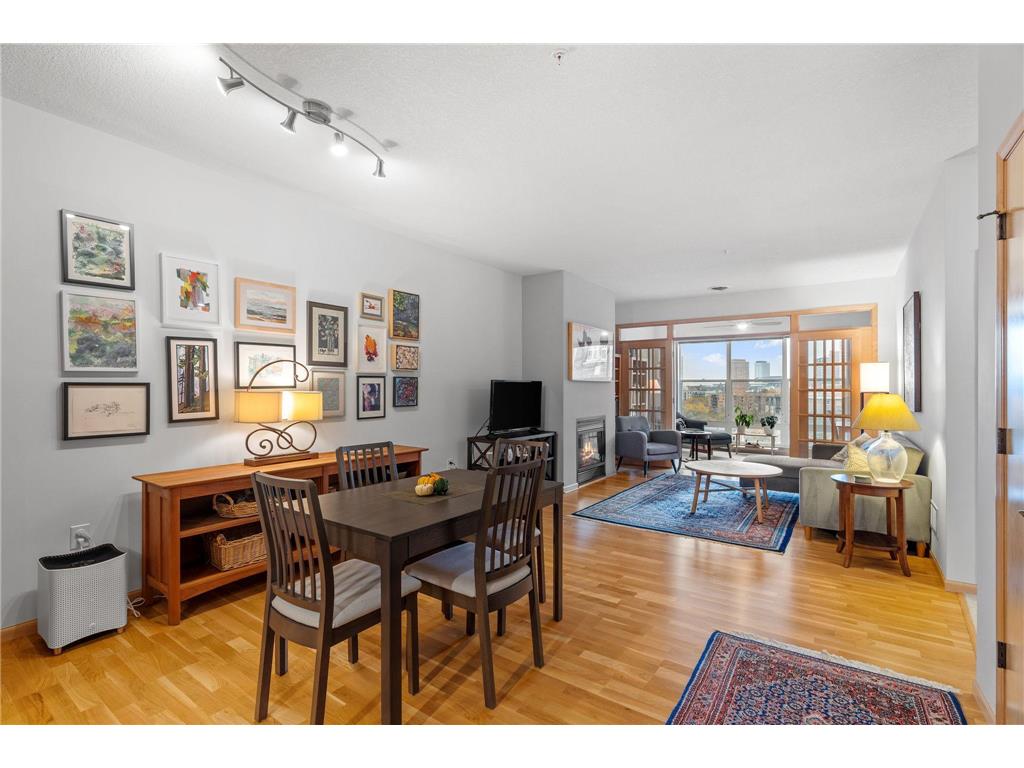 301 Oak Grove Street #403 Minneapolis MN 55403 6633790 image1