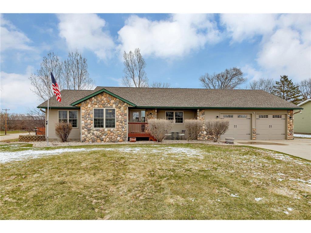 301 Quince Street SW New London MN 56273 6359227 image1